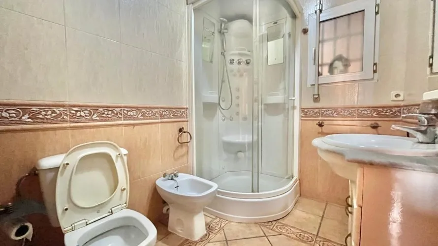 2 bedrooms apartment for sale, Torrevieja, Spain No. 1665 № 2