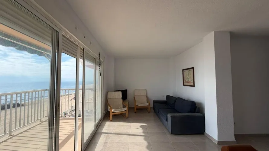 4 bedrooms apartment for sale, Torrevieja, Spain No. 1628 № 1