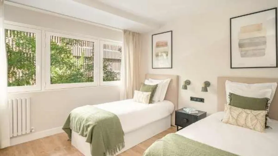 2 bedrooms apartment for sale, Madrid, Spain No. 1381 № 2