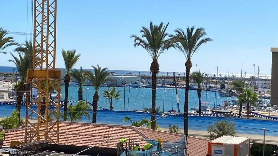 4 bedrooms apartment for sale, Torrevieja, Spain No. 1480 № 2