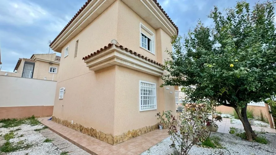 3 bedrooms apartment for sale, Torrevieja, Spain No. 1639 № 21