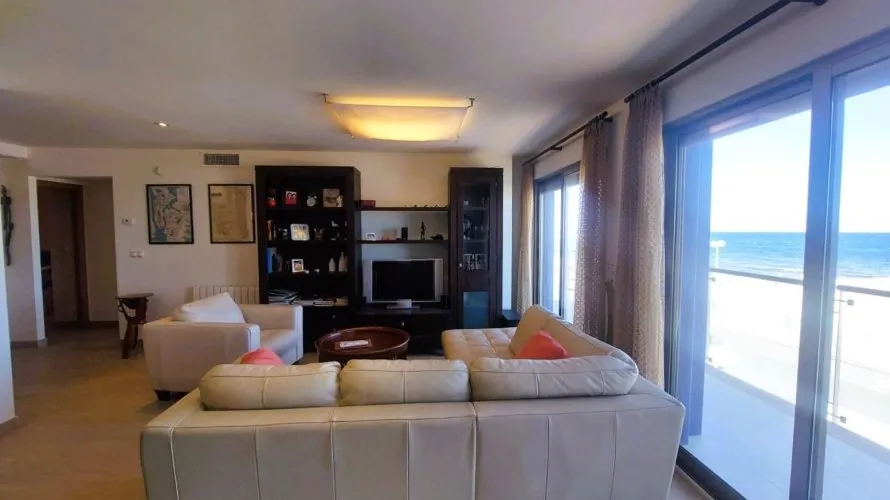 4 bedrooms apartment for sale, Torrevieja, Spain No. 1330 № 21