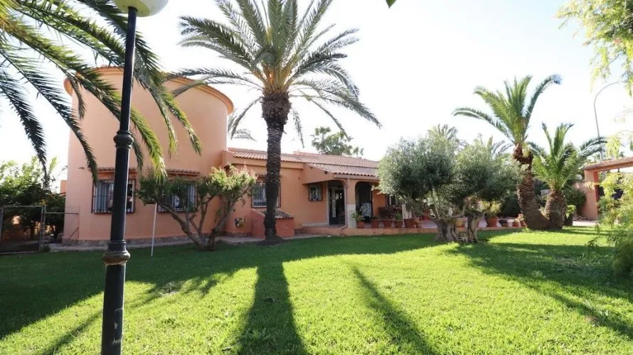 5 bedrooms apartment for sale, El Chaparral, Spain No. 1331
