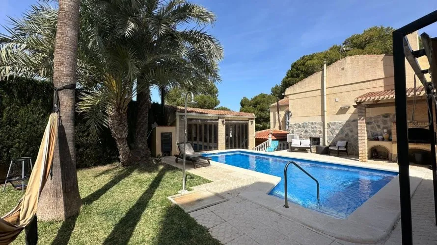 4 bedrooms apartment for sale, Torrevieja, Spain No. 1705 № 24