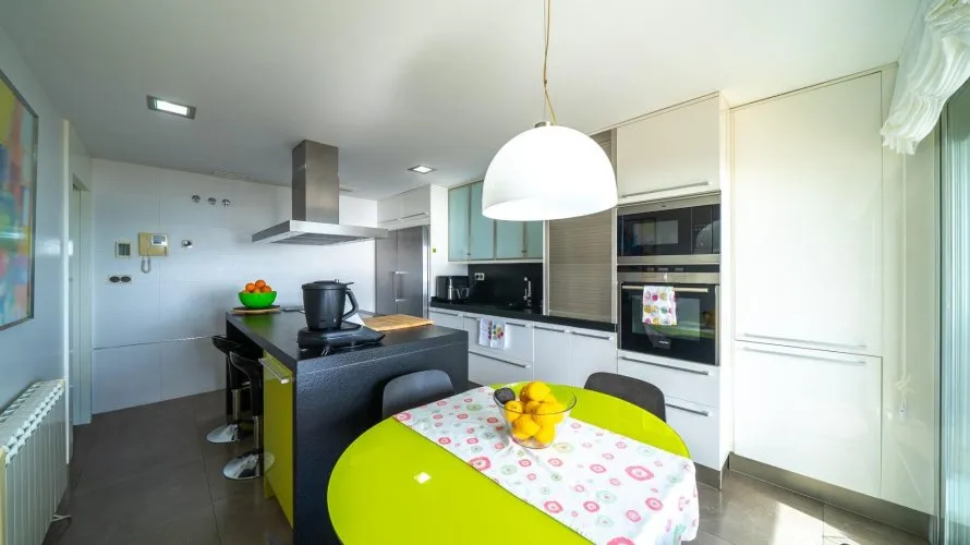 4 bedrooms apartment for sale, Villajoyosa, Spain No. 1645 № 2