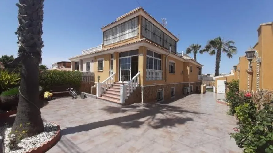283m² apartment for sale, Torrevieja, Spain No. 1365 № 7