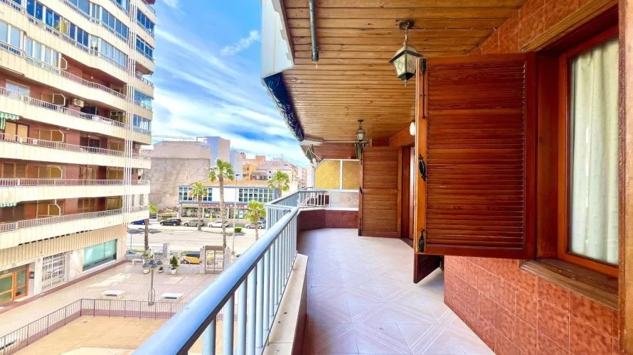 3 bedrooms apartment for sale, Torrevieja, Spain No. 1685 № 25