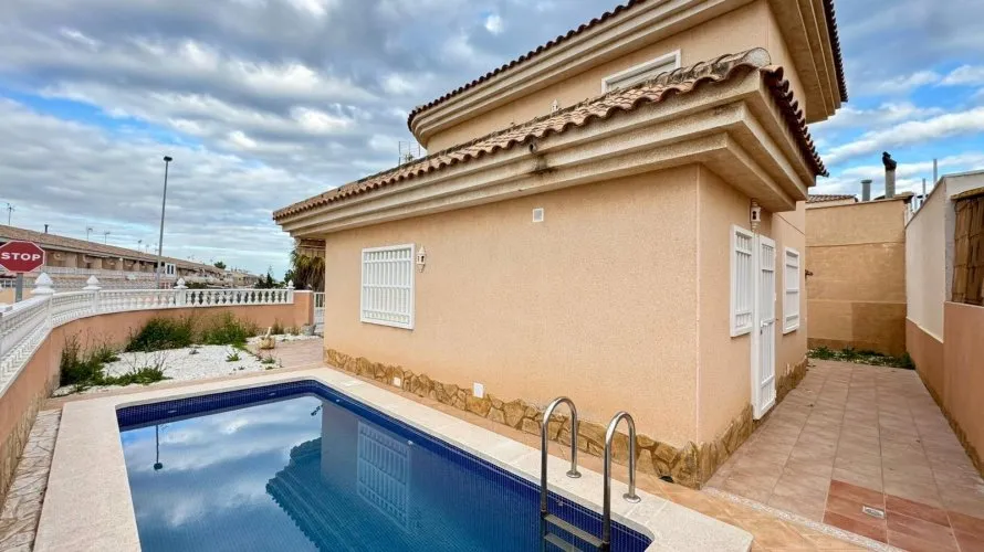3 bedrooms apartment for sale, Torrevieja, Spain No. 1639 № 26