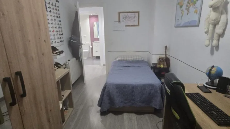 4 bedrooms apartment for sale, Paterna, Spain No. 2087 № 11