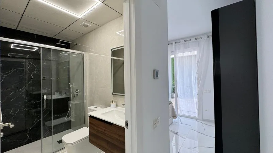 2 bedrooms apartment for sale, Torrevieja, Spain No. 2039 № 25