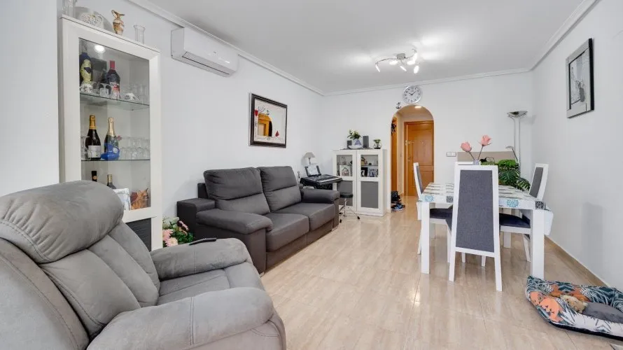 2 bedrooms apartment for sale, Torrevieja, Spain No. 2020 № 19