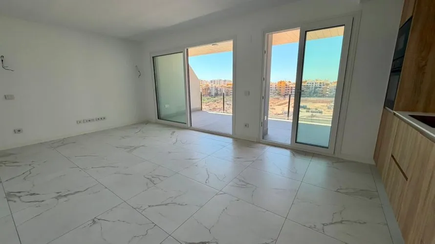 2 bedrooms apartment for sale, Torrevieja, Spain No. 2140 № 17
