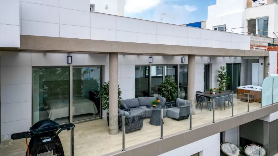 129m² apartment for sale, Torrevieja, Spain No. 2109 № 1
