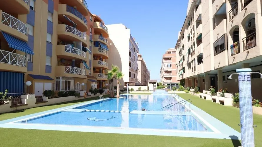 3 bedrooms apartment for sale, Torrevieja, Spain No. 2136