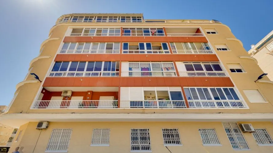 54m² apartment for sale, Torrevieja, Spain No. 2246 № 1