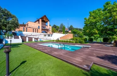 8 bedrooms apartment for sale, Las Rozas de Madrid, Spain No. 2148