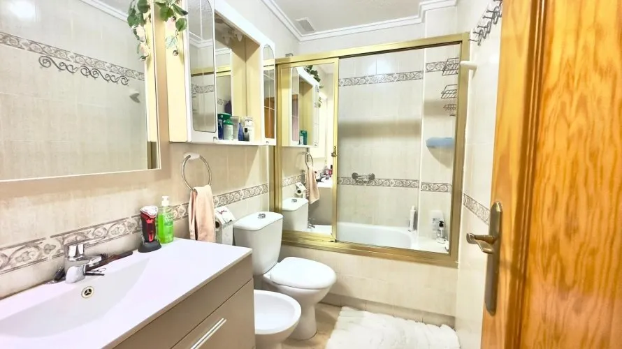 1 bedroom apartment for sale, Torrevieja, Spain No. 2340 № 13