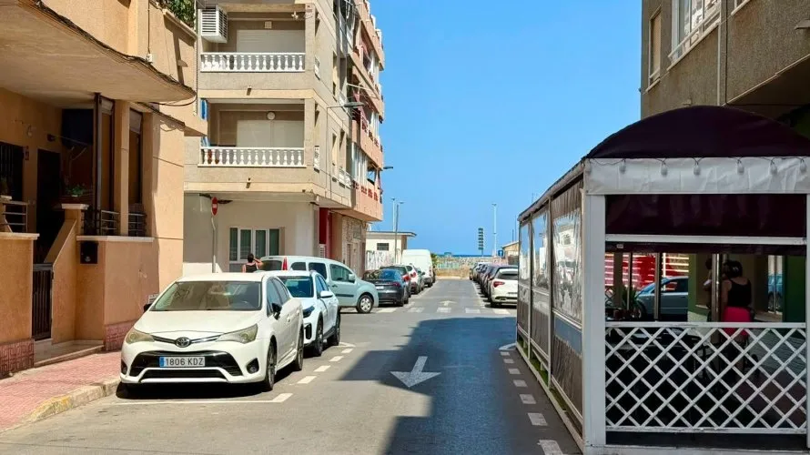 2 bedrooms apartment for sale, Torrevieja, Spain No. 2441 № 2