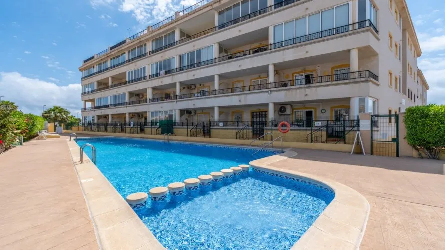 69m² apartment for sale, Torrevieja, Spain No. 2431 № 3