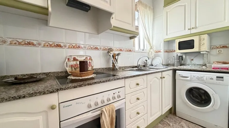 2 bedrooms apartment for sale, Torrevieja, Spain No. 2490 № 13