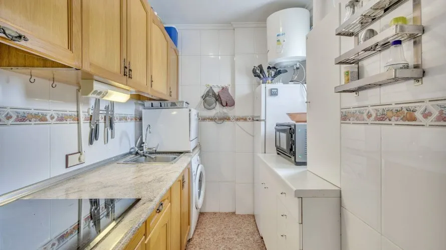 60m² apartment for sale, Torrevieja, Spain No. 2428 № 11