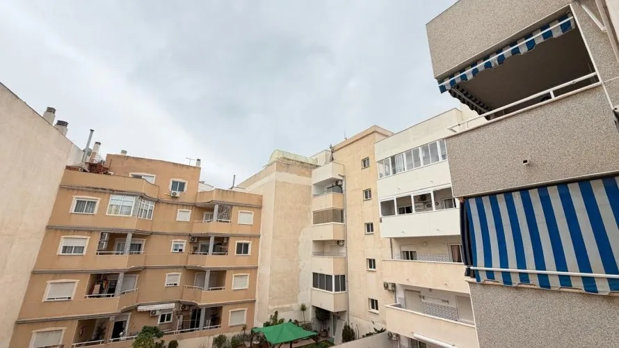 2 bedrooms apartment for sale, Torrevieja, Spain No. 2628 № 6