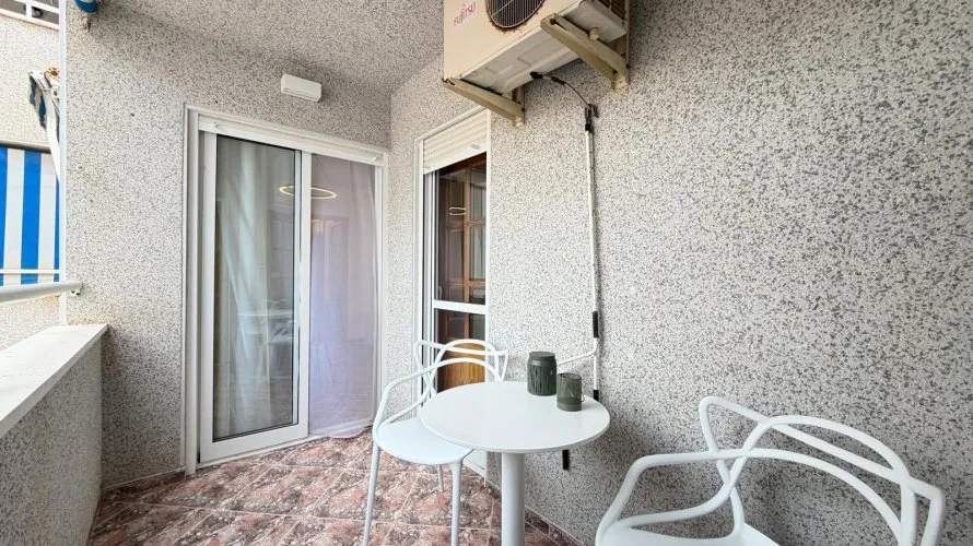 2 bedrooms apartment for sale, Torrevieja, Spain No. 2628 № 2