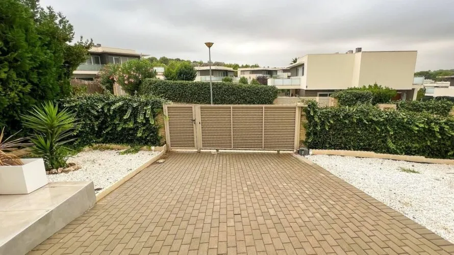 4 bedrooms apartment for sale, Chiva, Spain No. 2585 № 5