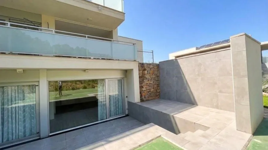 4 bedrooms apartment for sale, Chiva, Spain No. 2585
