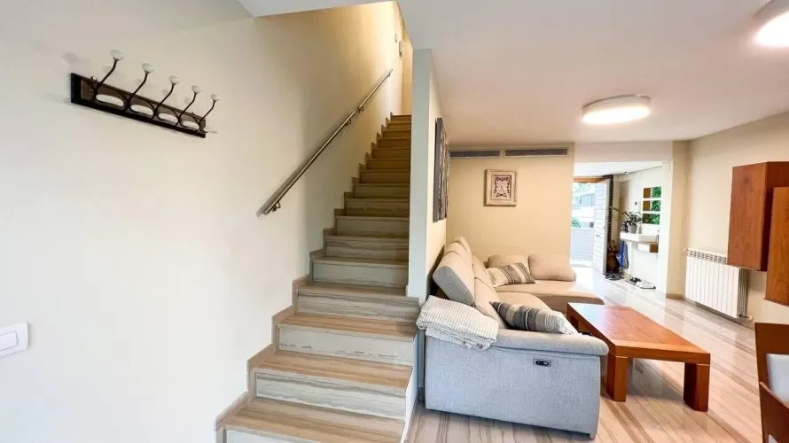 4 bedrooms apartment for sale, Chiva, Spain No. 2585 № 16