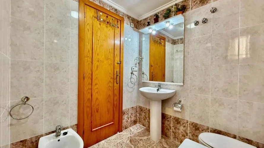 2 bedrooms apartment for sale, Torrevieja, Spain No. 2532 № 8