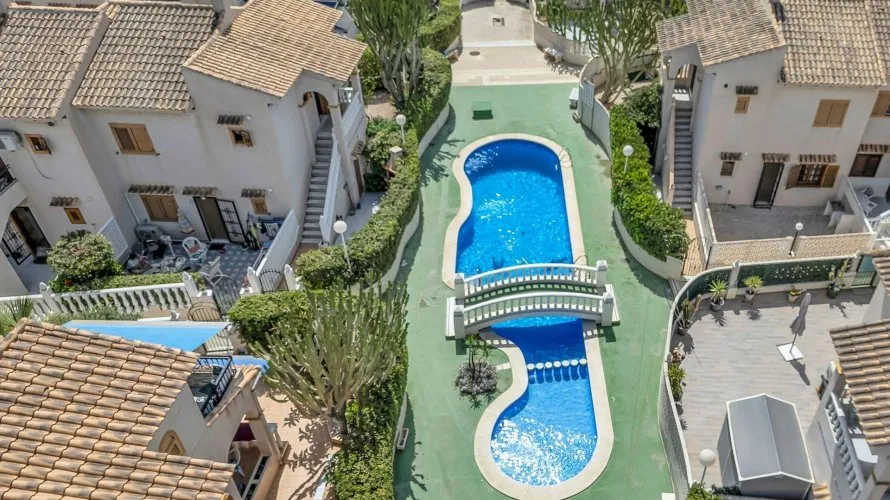 55m² apartment for sale, Torrevieja, Spain No. 2635 № 1