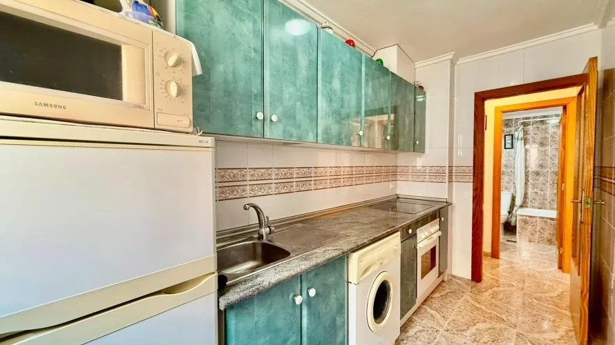 2 bedrooms apartment for sale, Torrevieja, Spain No. 2532 № 4