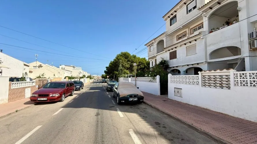 1 bedroom penthouse for sale, Torrevieja, Spain No. 2574 № 1