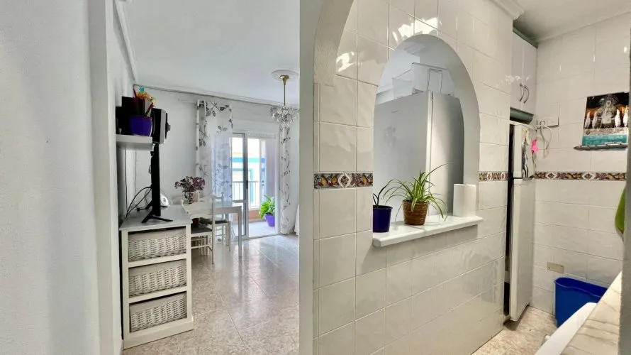 1 bedroom apartment for sale, Torrevieja, Spain No. 2632 № 17