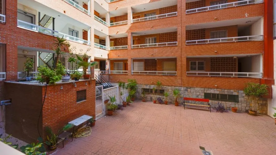 70m² apartment for sale, Torrevieja, Spain No. 2709 № 1