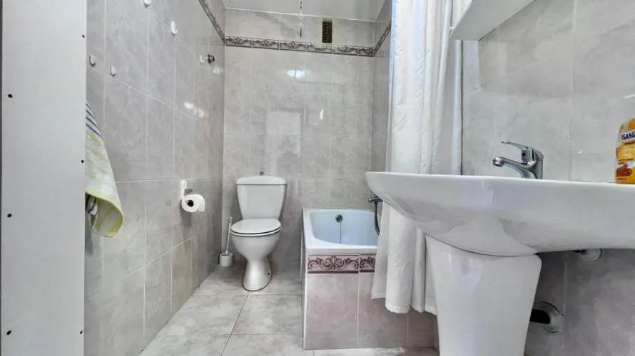 65m² apartment for sale, Torrevieja, Spain No. 2801 № 11